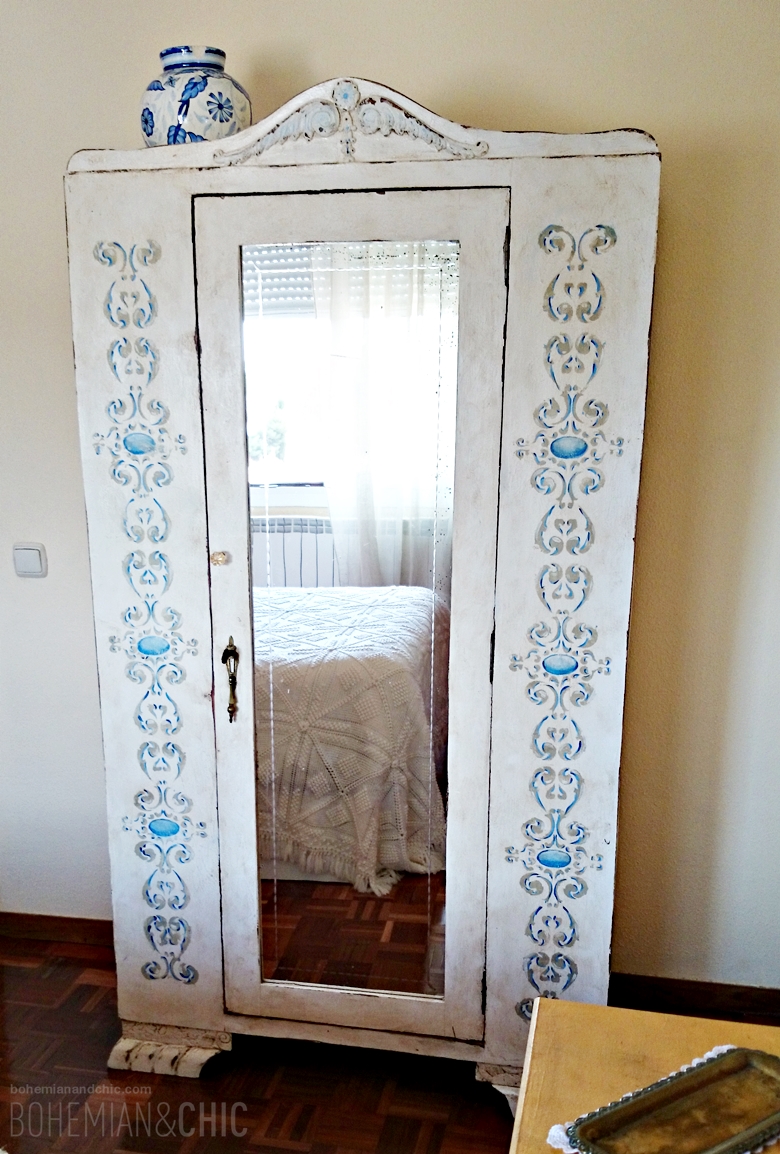 Un dormitorio de estilo bohemio con muebles actualizados. | Tienda