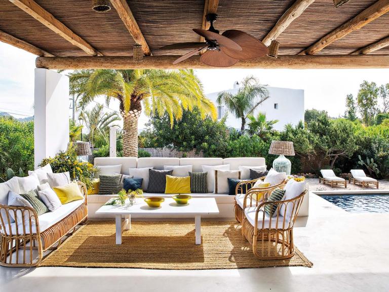 una casa en Ibiza  con un estilo muy natural