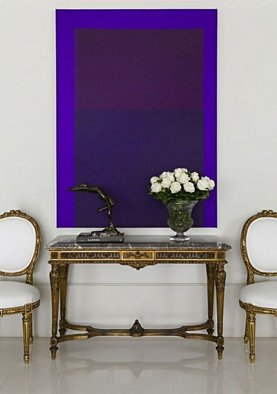 Antiguo sillón Luis XVI un clásico siempre actual en la entrada