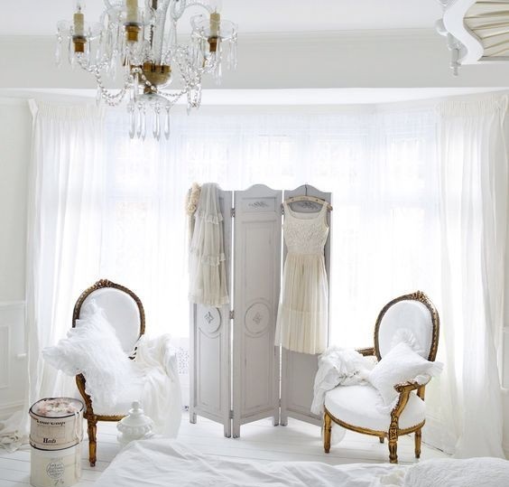 Antiguo sillón Luis XVI un clásico siempre actual 