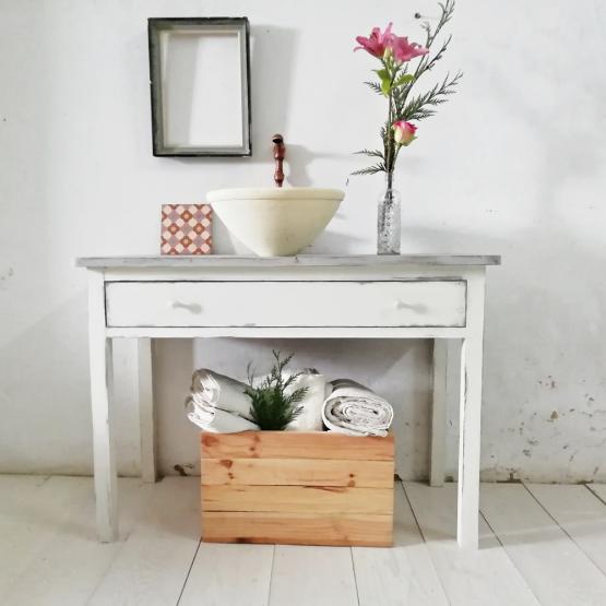 mueble de baño estilo rústico chic en blanco y gris