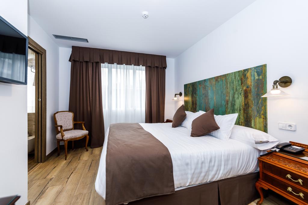 Nuestros muebles visten las habitaciones de un hotel