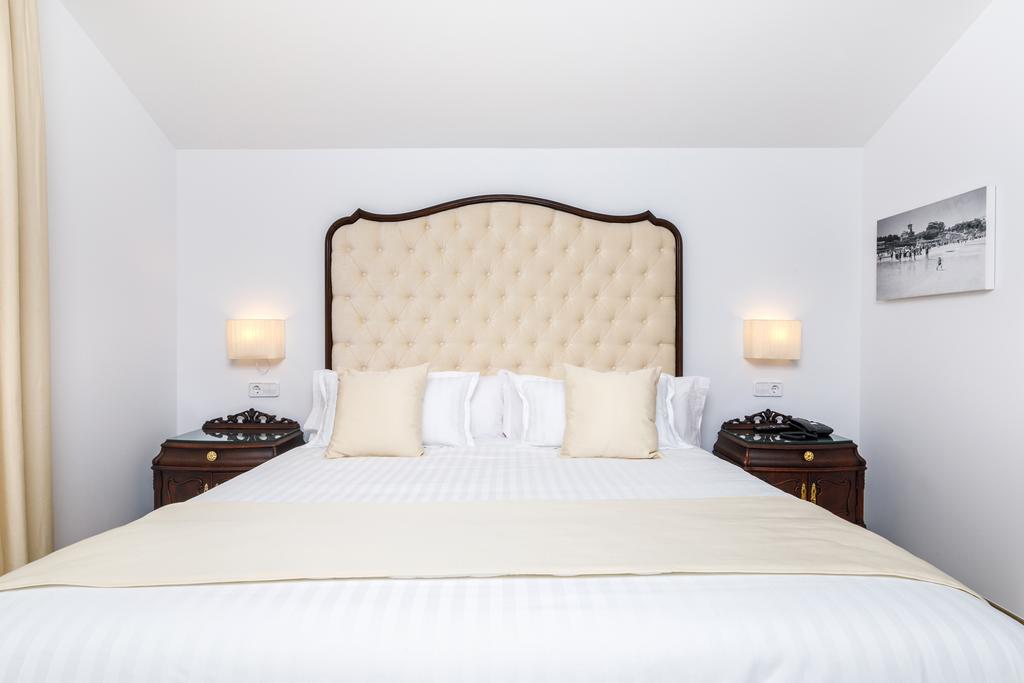 Nuestros muebles visten las habitaciones de un hotel