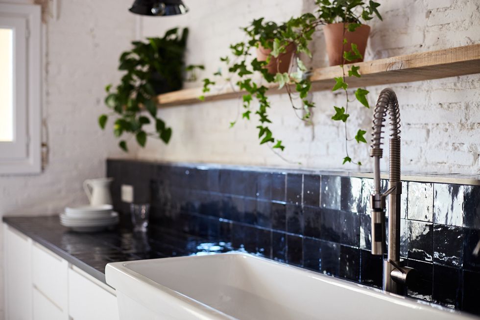 Un  piso de estilo atemporal y aire mediterráneo