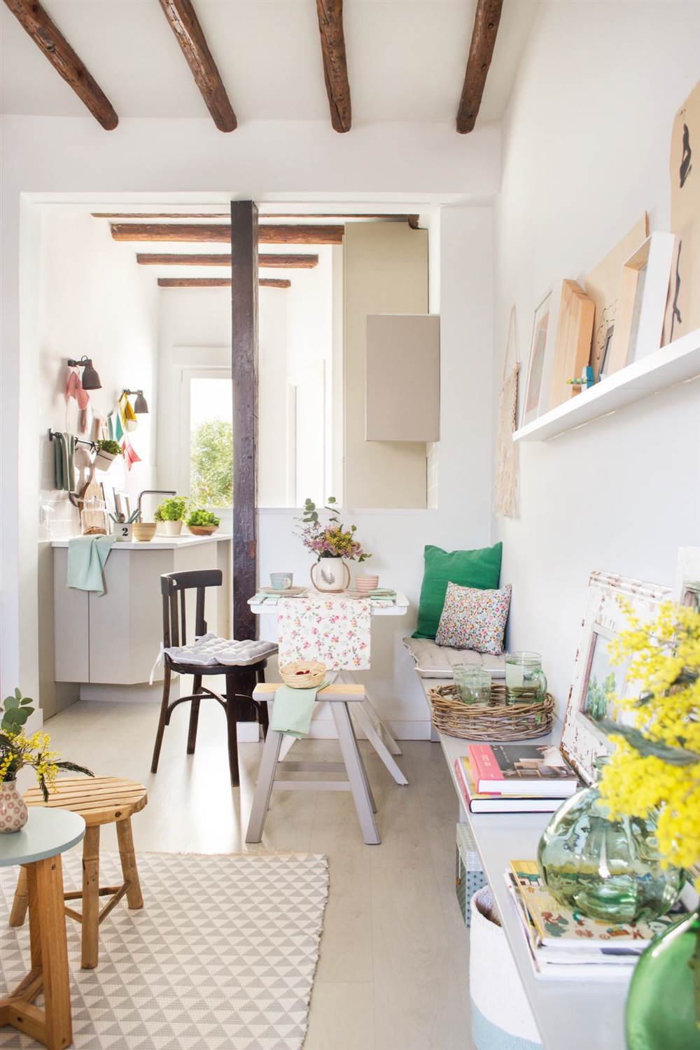 Un apartamento que combina el estilo rústico y nórdico