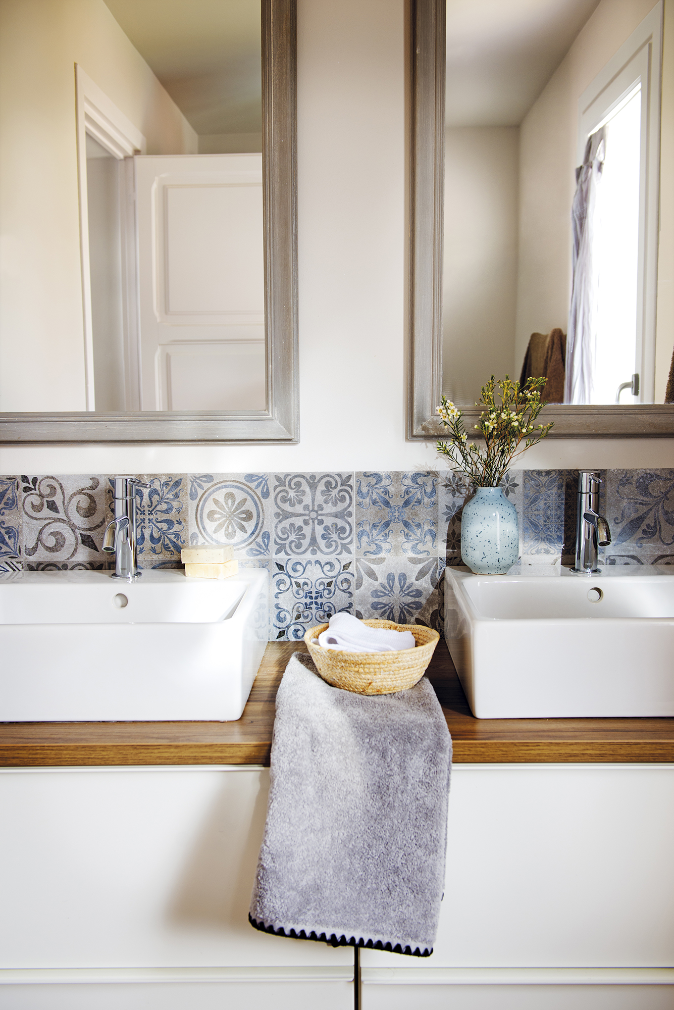 Una casa en el compo con vistas al mar