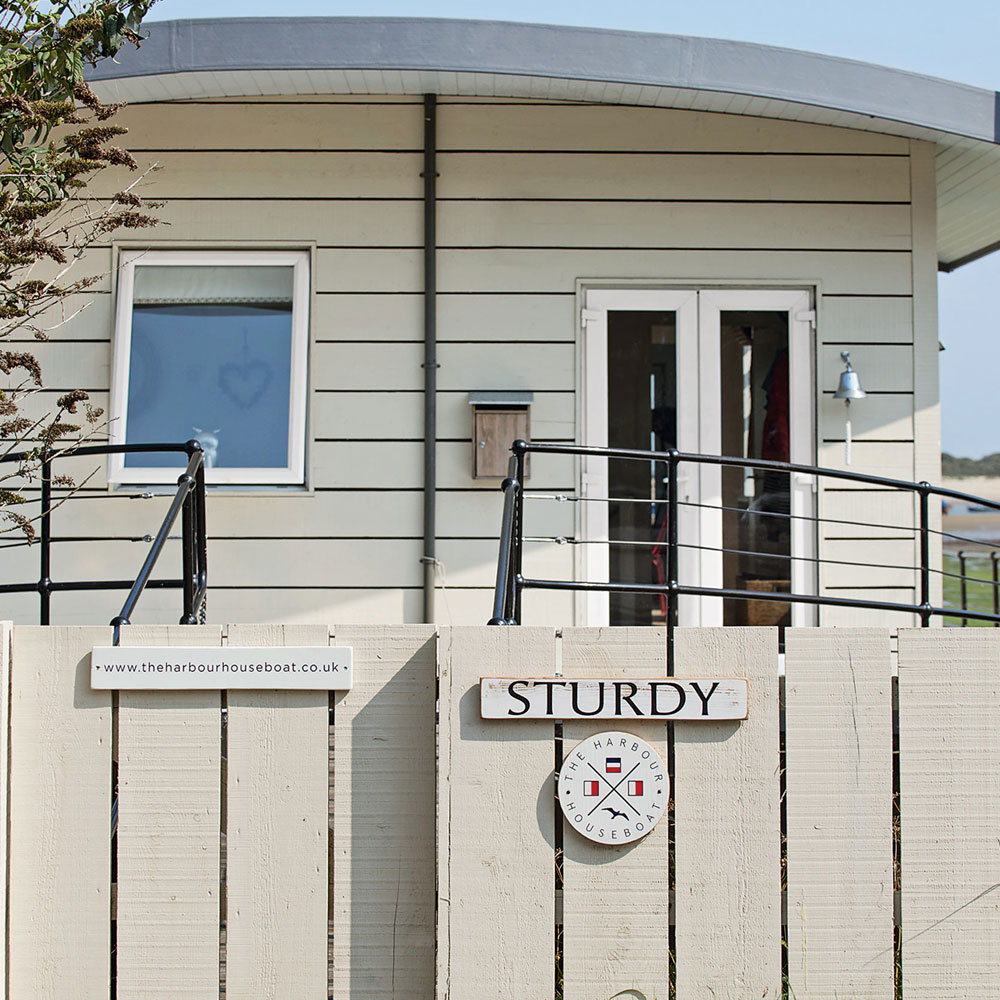 Una encantadora casa flotante