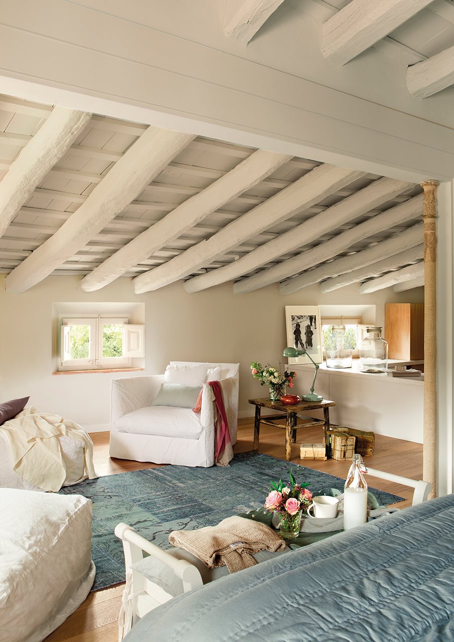 Una masía renovada de estilo rústico actual