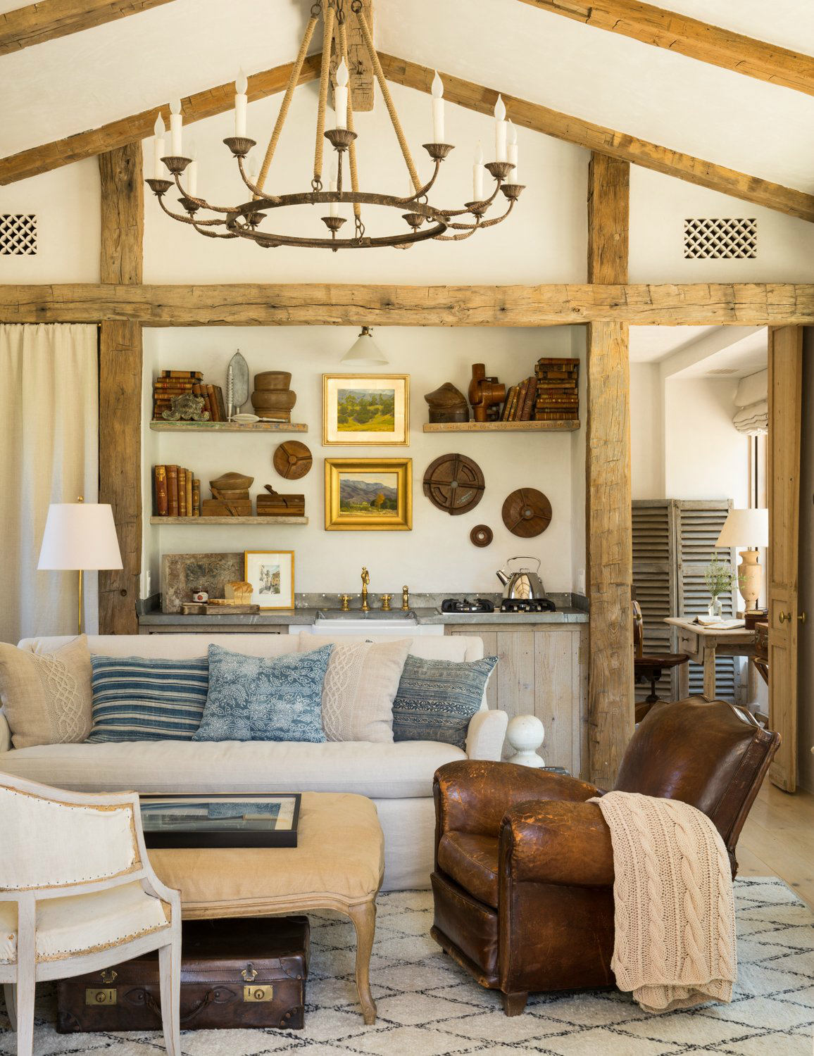 Casa de estilo mediterráneo con un aire chic