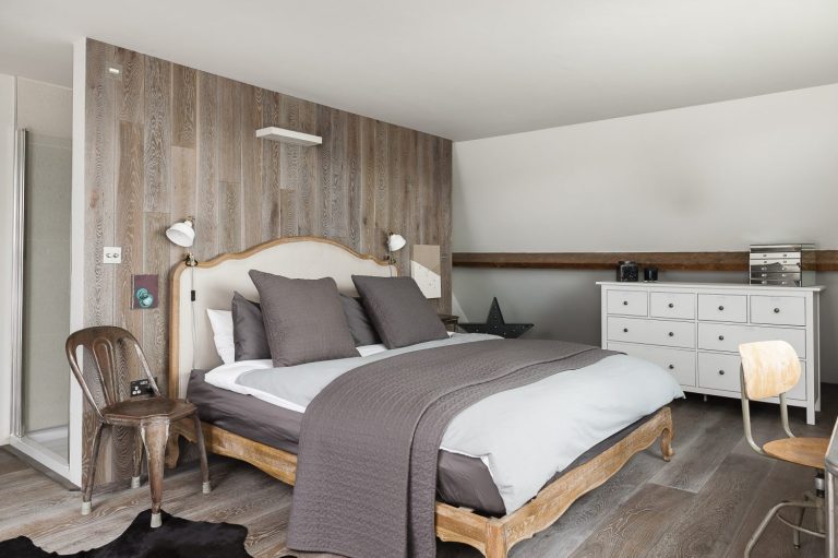 una antigua estación de ambulancias convertida en una casa familiar