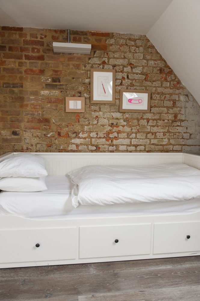 una antigua estación de ambulancias convertida en una casa familiar