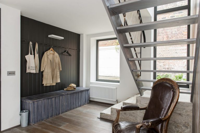 una antigua estación de ambulancias convertida en una casa familiar