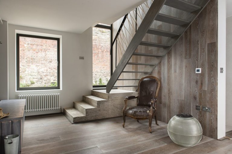 una antigua estación de ambulancias convertida en una casa familiar