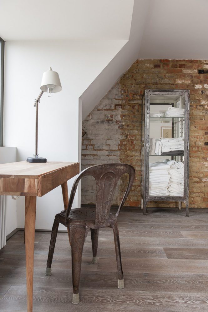 una antigua estación de ambulancias convertida en una casa familiar