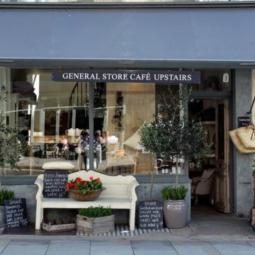 Asombrosa tienda-café "I GIGI"