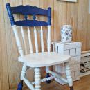 silla vintage bicolor en blanco y azul