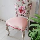 silla descalzadora vintage  terciopelo y flores