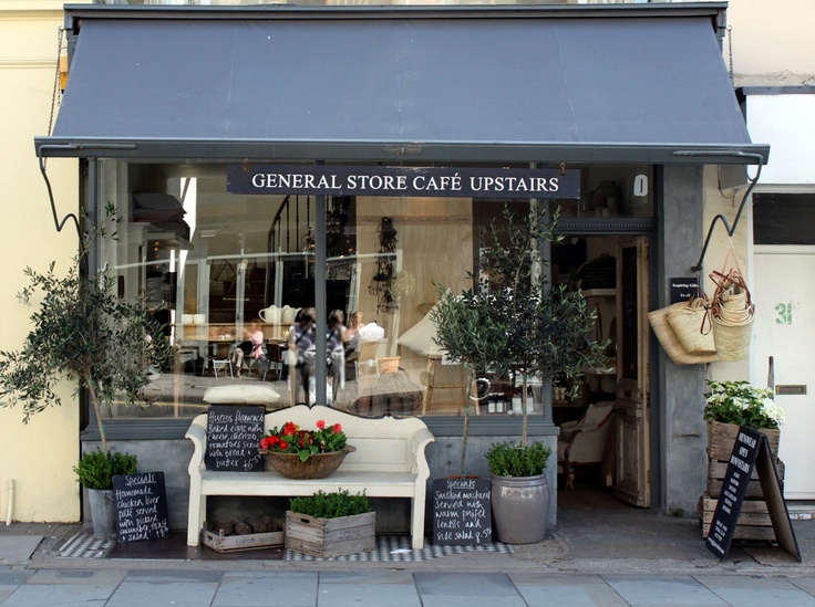 Asombrosa tienda-café "I GIGI"