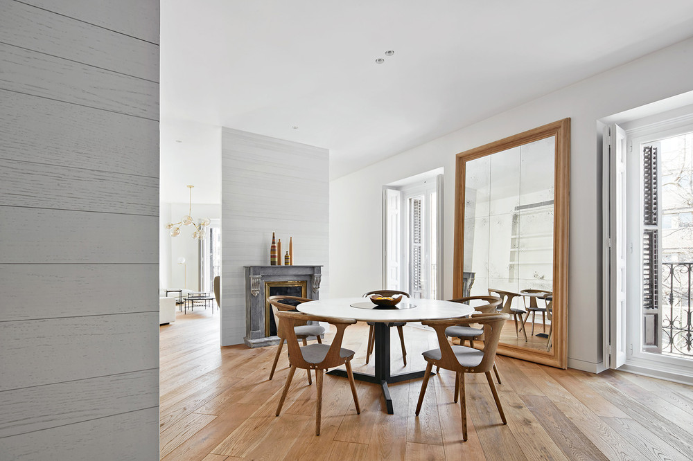 37 ideas para decorar con una mesa redonda en tu hogar