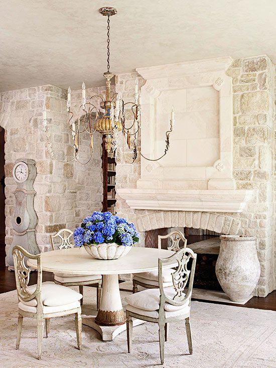 37 ideas para decorar con una mesa redonda en tu hogar