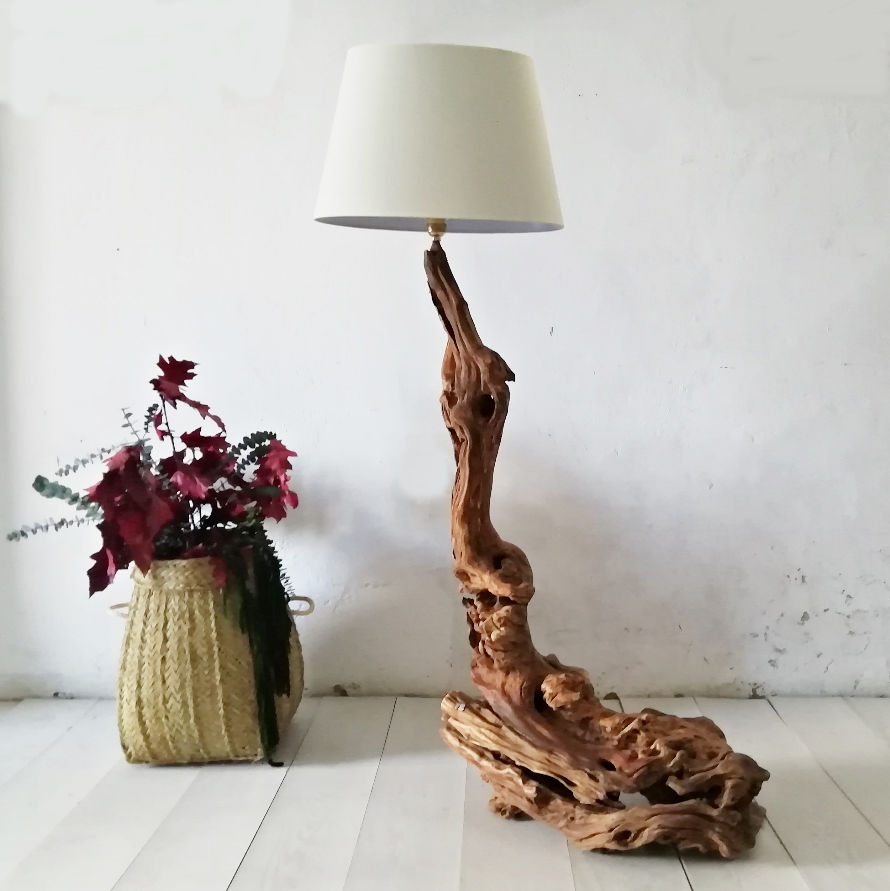 Belicoso Mentalmente violento Belleza natural lámparas artesanales de madera olivo