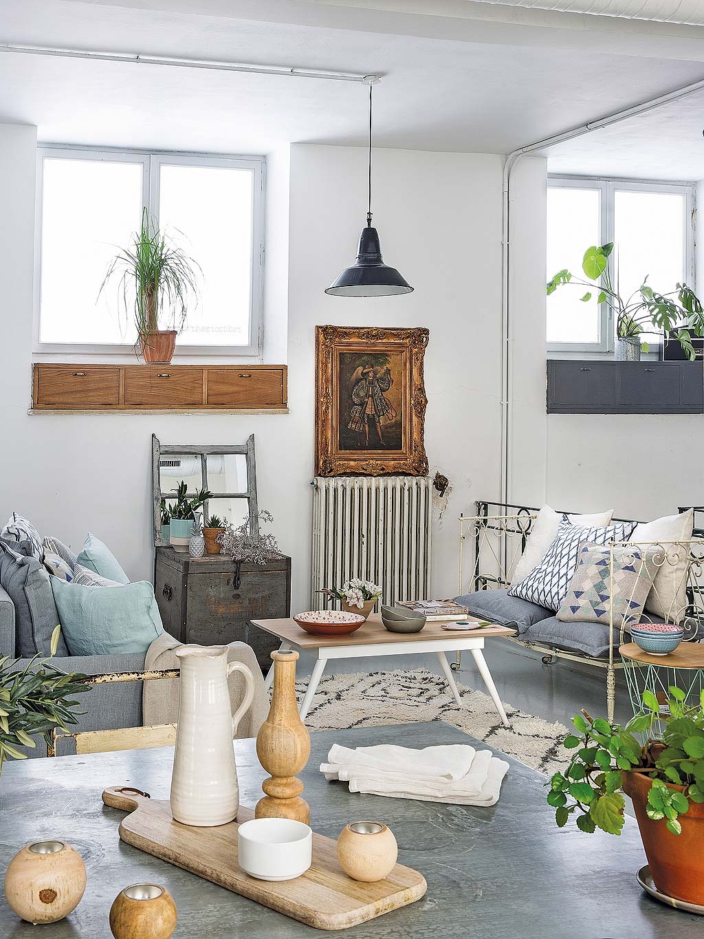 Un loft de estilo industrial y toques retro