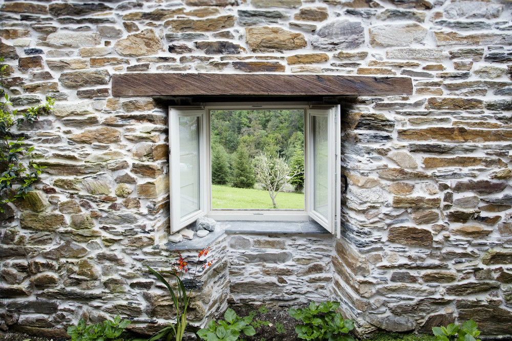 Una casa rural restaurada con un entorno único
