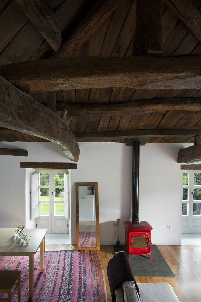 Una casa rural restaurada con un entorno único