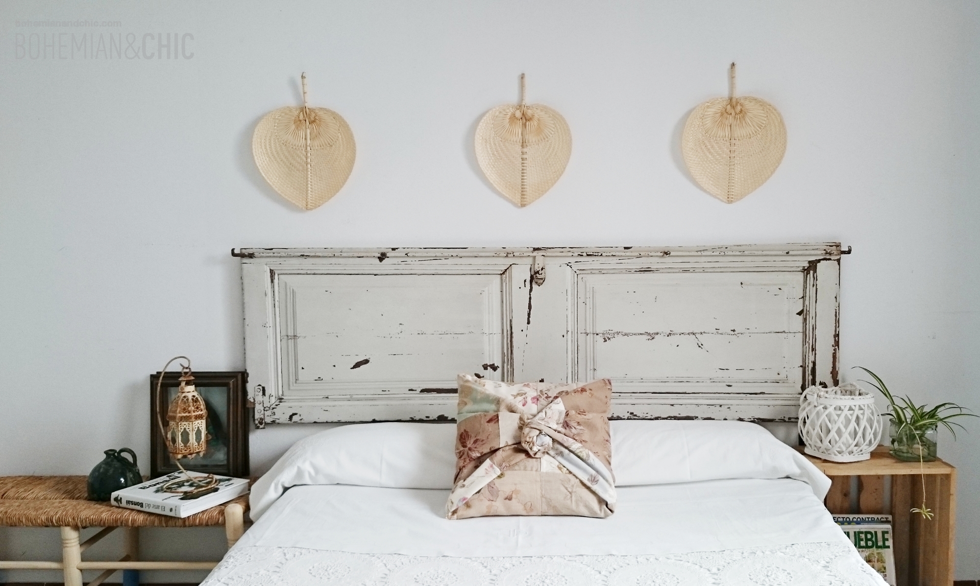 cómo decorar la cabecera de la cama con una puerta reciclada (3)