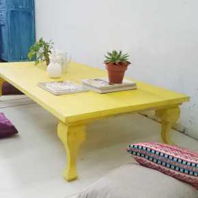 Mesa de centro estilo boho en amarillo y mint decapado