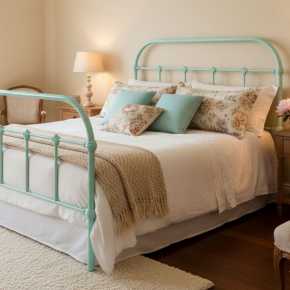 Cama estilo retro en tono verde menta