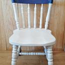 silla vintage bicolor en blanco y azul