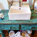 Mueble baño rústico decapado en turquesa