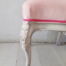 silla descalzadora vintage  terciopelo y flores