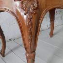 Mesa de comedor ovalada estilo Luis XV