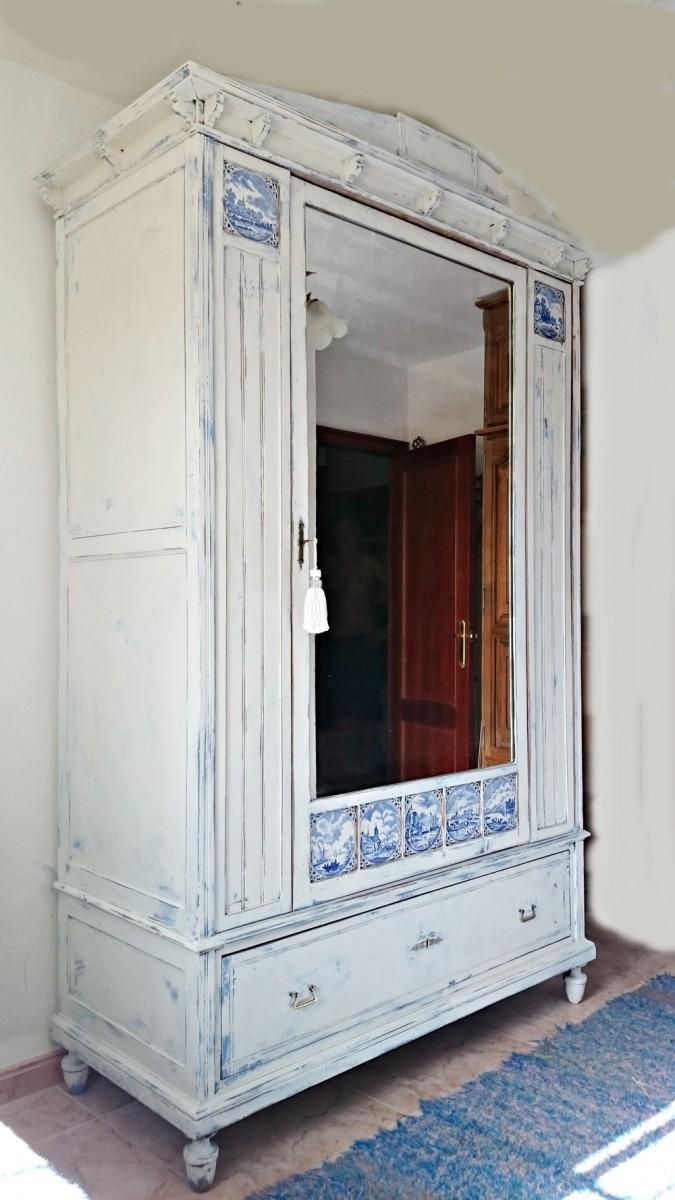 Antiguo armario en blanco y azul decapado Tienda online de decoración y muebles personalizados Artesanato Em Tecido ~ Antiguo armario en blanco y azul decapado Tienda online de decoración y muebles personalizados