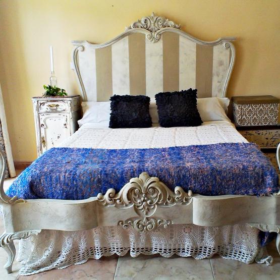 cama de rayas estilo shabby