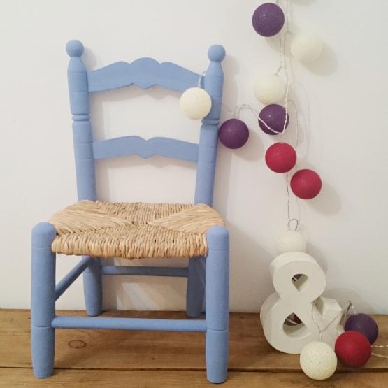 Silla infantil en azul añil